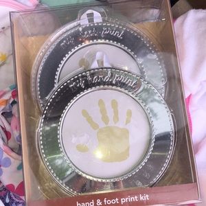 Hand and foot kit